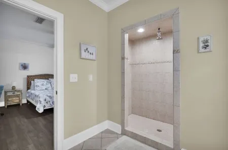 Spacious house just minutes from the beach and downtown