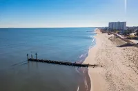 Seaside Luxury Retreat - U. Peaceful getaway or an adventure-filled retreat!