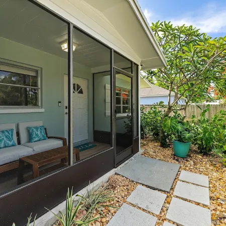 Waveland House in Jensen Beach: minutes to beaches, parks, marina and downtown