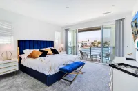 Lakefront with privet Pool 4 master