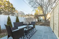 Homey Retreat in Historic Kennett Square!! Kennett Flash 주변 호텔