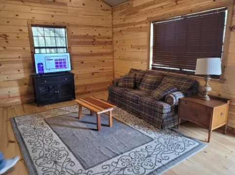 Deer Run Cabin, Utopia TX