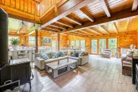Luxurious & Enchanting Log House in Heart of Hudson Valley/Catskills, Upstate NY