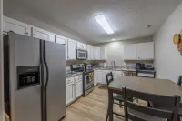 Sunset Ridge-2 Bedroom Apartment with Private Entrance Hotels in Henderson County