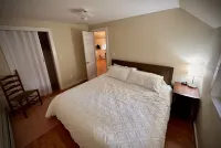 Cozy 1 king bed Apt Minutes to Okemo (Pet Friendly)