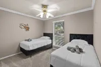 Keller's Charm by Bear Creek Park - Pool, Fire Pit, 4Br Hotels in Keller