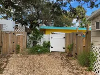 Floating House ~~ Jupiter, FL Jupiter Dog Beach附近的飯店