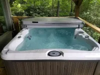 Romantic & Secluded!  Blowing Rock, Views, Hot Tub - the Secret Shack