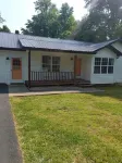 Remodeled House Near Jamestown Marina, Room to Park Your Boat in Driveway! Отели рядом с достопримечательностью «Вулф Крик Нешнел Фиш Хатчери Визитор Энд Энвиронментал Эдьюкейшен Сентер»