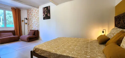 Santoline, un Appartement T2 Climatisé, Tout Confort, au Coeur de la Provence