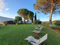 Romantic Barn with private terrace. External shared spaces: pool, garden, bbq Hoteles en Rignano sull'Arno