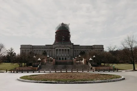 Van Winkle's Secret/Speakeasy (Hidden Room)