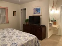 Swan Lake House in Sun City Center with 60' Screened Lanai Hotels in Sun City Center