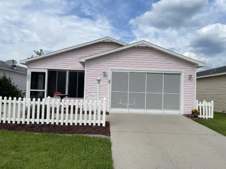 Marilyn’s Romantic Getaway Отели в г. Те-Виллиджис