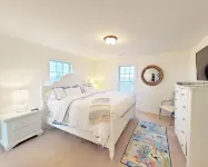 Beautiful 4 bed with Pool + Spa