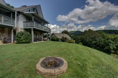 Golden Bear- lovely one bedroom with fireplace