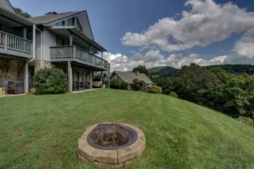 Golden Bear- lovely one bedroom with fireplace Hotels in Sky Valley