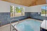 Bright, spacious, & extra clean condo in heart of a perfect CO setting! - Balcony