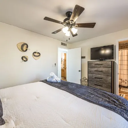 Peaceful Show Low Cabin in the pines! 3 min to the lake!