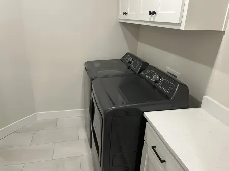 Gulley Grove Game Day - 10 minute drive to U of A/Downtown3 beds ~ 2.5 baths