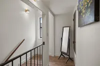 Lovable Loft w/AC, Large Balcony, King Beds, W/D, Garage, 3 Smart TVs, Fast WiFi