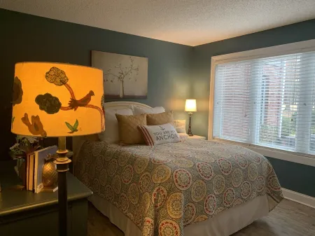 Inner Banks Condo With Golf Course and Marina Access