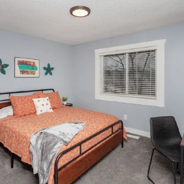 A Charming Home Minutes to Downtown, Zoo, & Airport with Hidden Reading Nook!