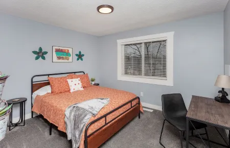 A Charming Home Minutes to Downtown, Zoo, & Airport with Hidden Reading Nook!