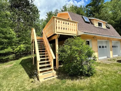 Cozy loft apartment with deck, nestled in the Adirondacks