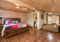 4-Seasons Luxury Mountain And Lake Getaway