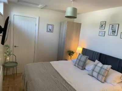 Stunning 3 Bed, 2 Bath Apartment, Sleeps 8 in Liverpool Hotels near Halewood