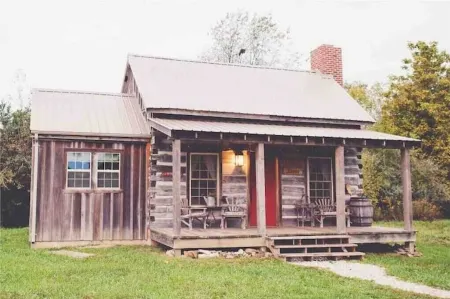 Audrey's Abode - Restored log cabin, country setting, minutes from Jacksonville