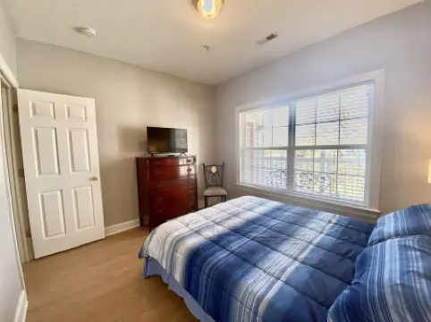 Lake Norman Condo near Charlotte! Great Location steps from downtown Cornelius!