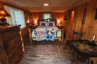 Hemingways cozy rustic cabin 5 min. from Cody