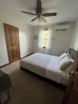 Cheerful 4 Bedroom home close to the waters edge.
