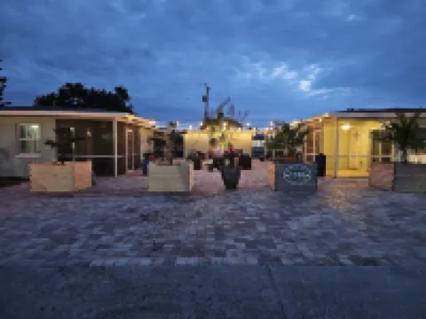 Beachy 1-Bedroom Getaway in Cape Coral – 20 Mins to Sanibel & Fort Myers Beach!