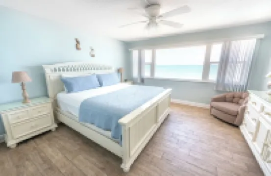 Beautiful udpdated 2 bed 2 bath ocean front condo with amazing ocean views!