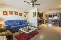 Beautiful little two bedroom cottage in scenic Jensen Beach.