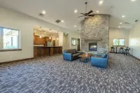 Parks Edge Ski Oasis - 10 minutes to town with gym, hot tub, and pool