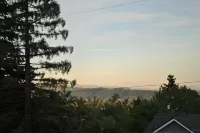 Spacious 4 bedroom home in the heart of camas! Hotel a Camas