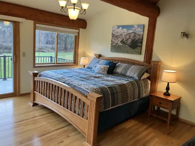 6 BDRM Log Cabin on Big Fall Creek