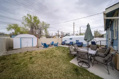Great Location! 2 Houses for large groups!!