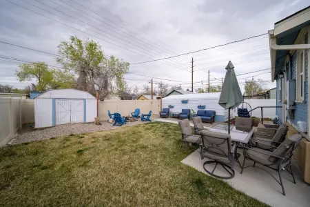 Great Location! 2 Houses for large groups!!