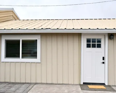 Golden Spike Stable Getaway in Downtown Tremonton Hotels in Box Elder County