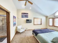 Large mountain home, incredible views, hot tub, game room, minutes from Jackson!