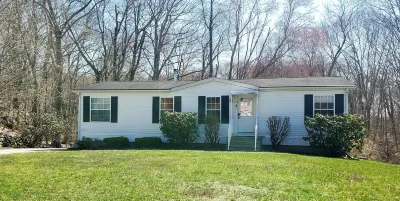 Cozy private home close to casinos and more Hotels near Otis Library