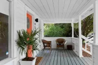 Fox at Fourth Street Walk to downtown Chico