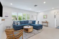 Charming 3-bedroom house in West Palm Beach with Pool and Hottub