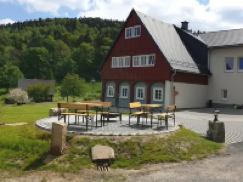 Apartment in a top location with sauna and roof lounge for families and active vacationers Hotels in Waltersdorf