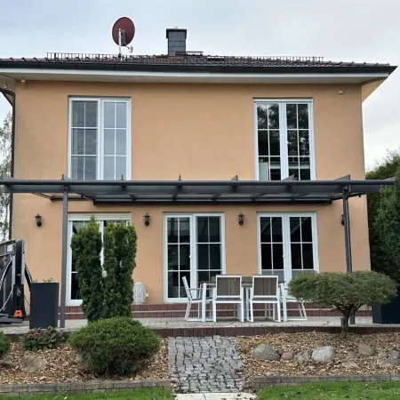 Stadtvilla in Leipzig 7 Personen 3 Schlafzimmer 2 Bäder Garten und Terrasse Отели рядом с достопримечательностью «Завод BMW в Лейпциге»